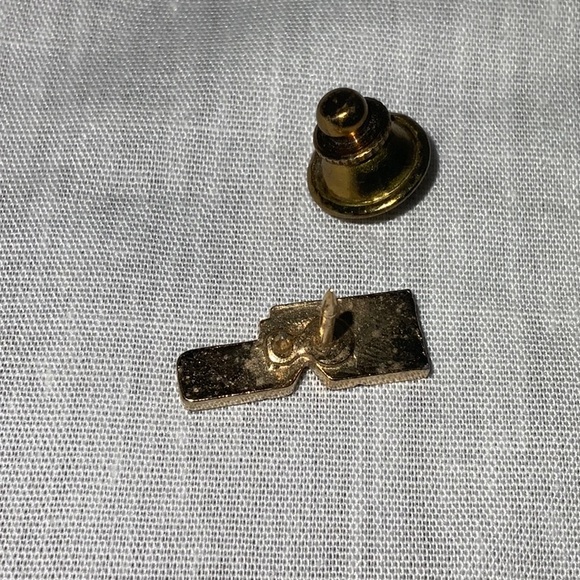 Vintage GMC Truck Tie Pin Clip - Picture 4 of 4